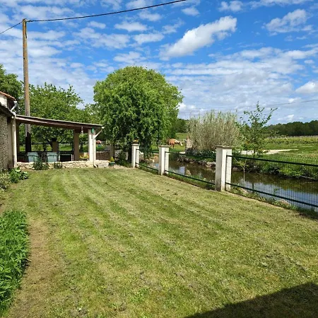 Maison Charentaise Avec Cheminee, Jardin Et Animaux Acceptes - Fr-1-653-221 *