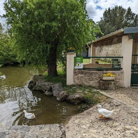 펜션 Maison Charentaise Avec Cheminee, Jardin Et Animaux Acceptes - Fr-1-653-221 *